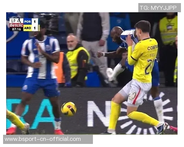 本菲卡大胜波尔图5比1补时进球点燃全场激情与转会传闻